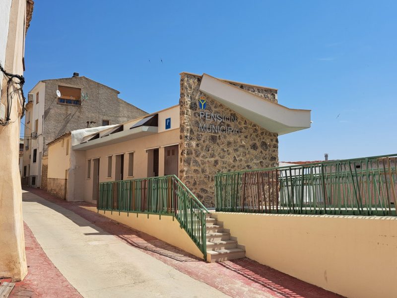 fachada pensión municipal