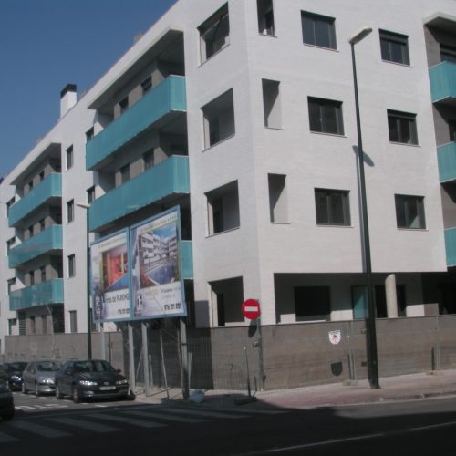 vista exterior de edificio de 34 viviendas